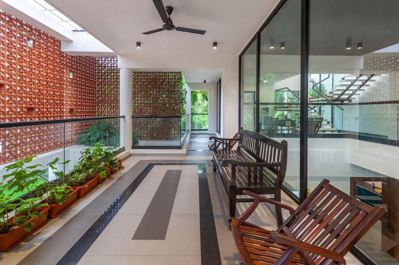 Villa Sereno By Stayvista - An Elegant And Entertaining Retreat Featuring A Swimming Pool, Outdoor Jacuzzi, Modern Interiors, And A Snooker Table Alībāg Zewnętrze zdjęcie