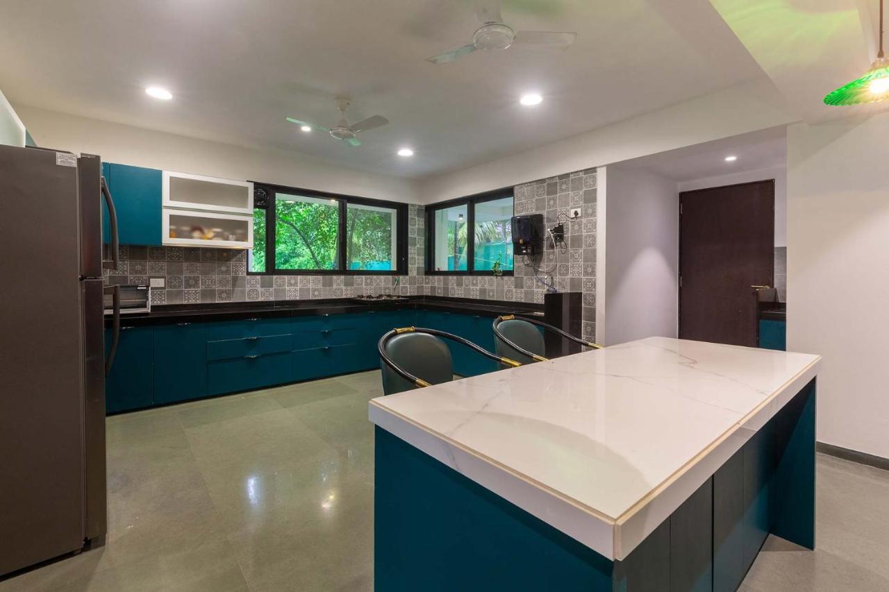 Villa Sereno By Stayvista - An Elegant And Entertaining Retreat Featuring A Swimming Pool, Outdoor Jacuzzi, Modern Interiors, And A Snooker Table Alībāg Zewnętrze zdjęcie