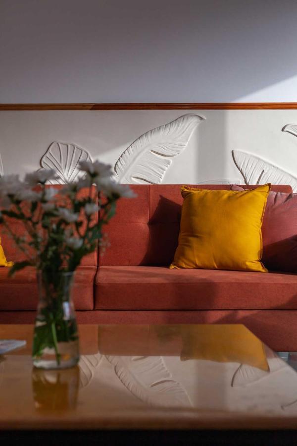 Villa Sereno By Stayvista - An Elegant And Entertaining Retreat Featuring A Swimming Pool, Outdoor Jacuzzi, Modern Interiors, And A Snooker Table Alībāg Zewnętrze zdjęcie