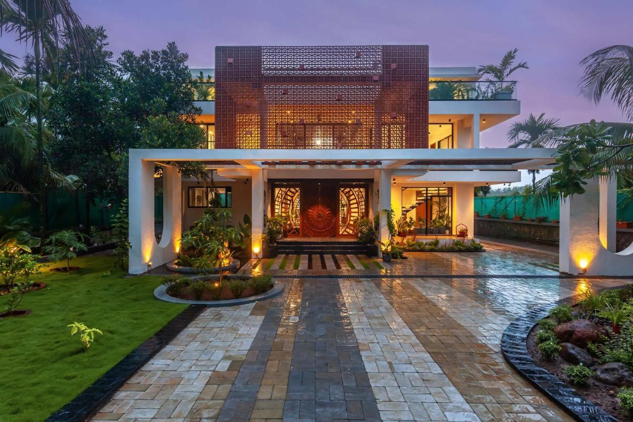Villa Sereno By Stayvista - An Elegant And Entertaining Retreat Featuring A Swimming Pool, Outdoor Jacuzzi, Modern Interiors, And A Snooker Table Alībāg Zewnętrze zdjęcie